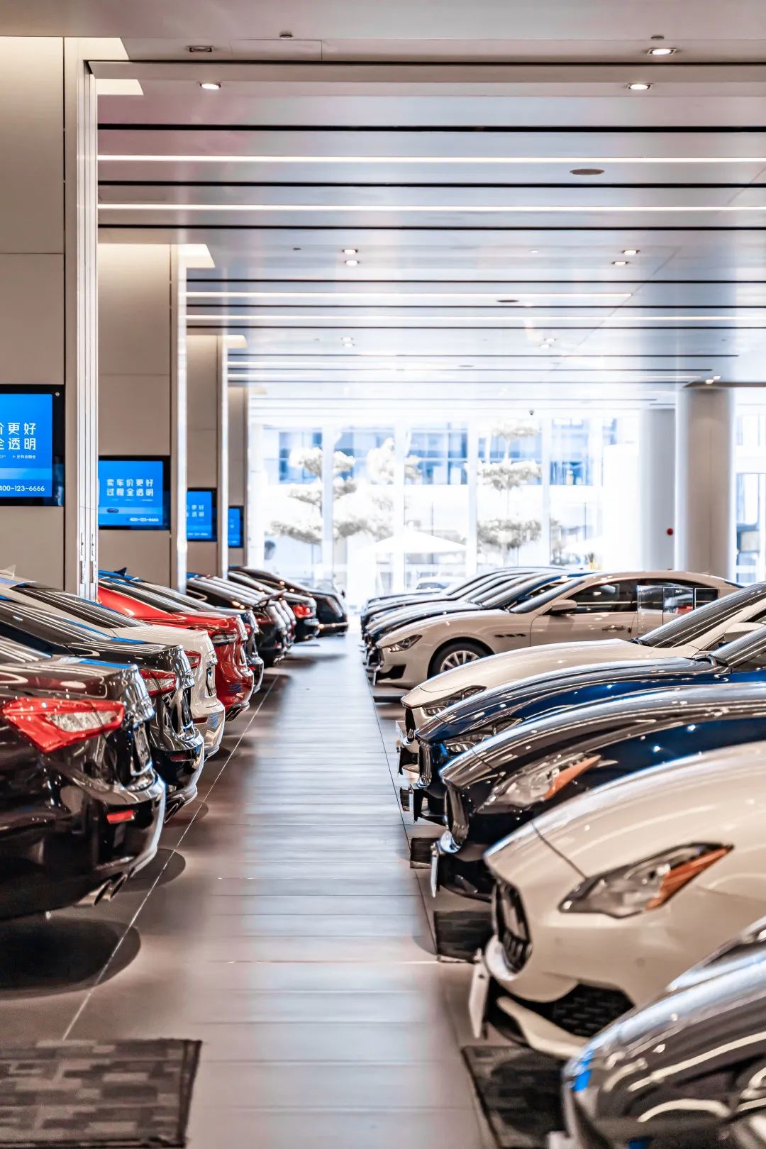 全球最大的二手车交易展厅就在深圳